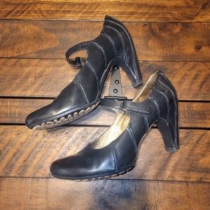 TSUBO Mary Jane Heels